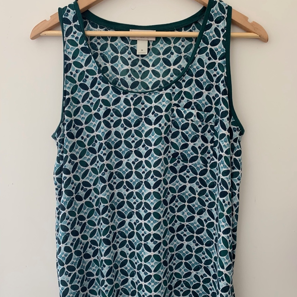 LOFT Sleeveless Green & White Patterned Blouse (M)